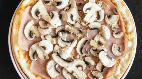 Pizza capricciosa