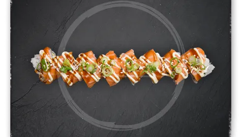 Soft shell salmon roll