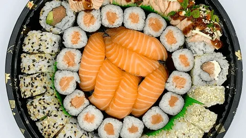 Sushi box 6