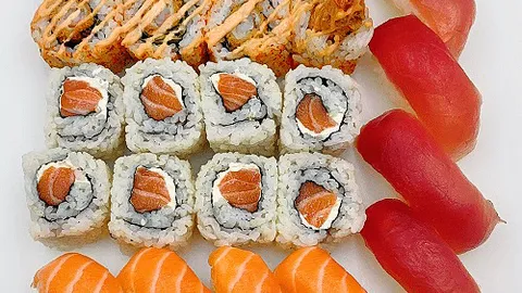 Sushi box 1