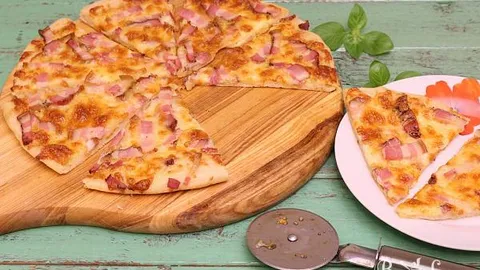 Pizza carbonara speciale