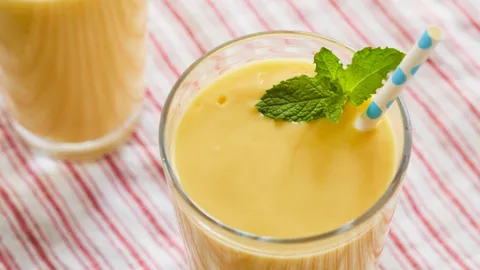 Mango lassi