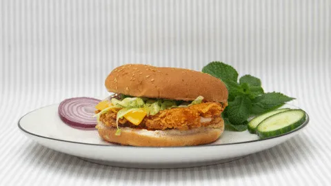 Crunchy chicken burger