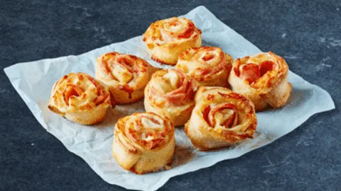 Bacon pizza roll