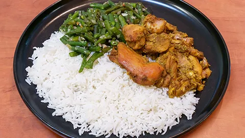 Witte rijst masala kip medium