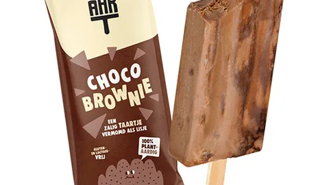 Huisgemaakte verpakt ijs choco brownie 70ml